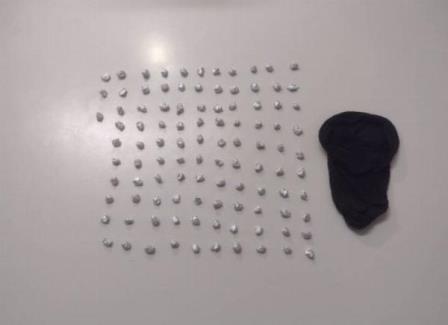 PM apreende 103 pedras de crack durante ação em área de matagal em Serrinha
